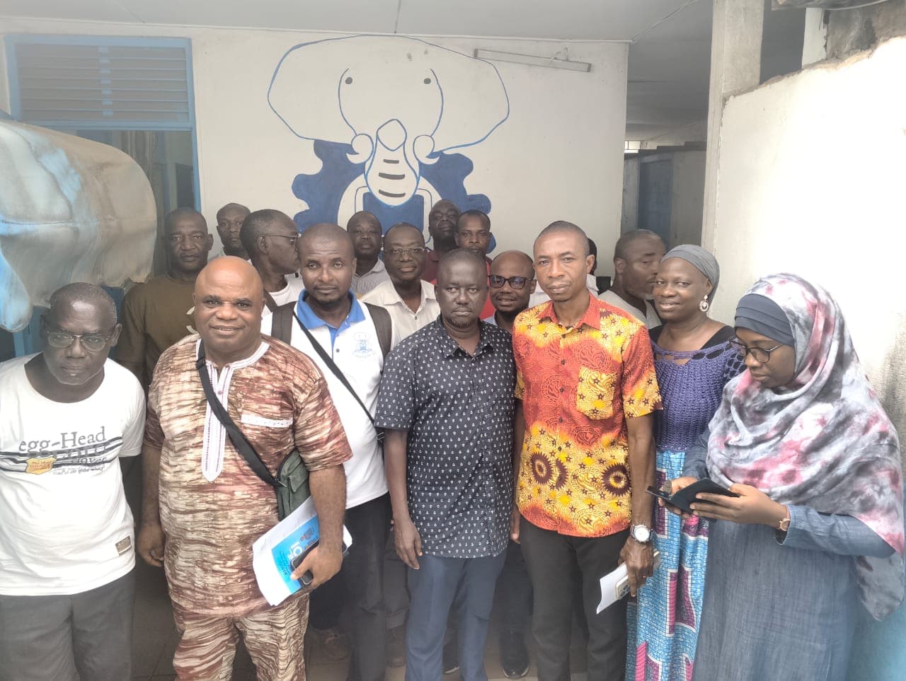 PROGRAMME DE RENOUVELEMENT DES SECTIONS D'ABIDJAN